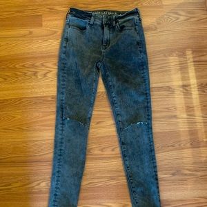 Black Distressed AE Skinny Jeans, Size 2
